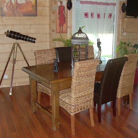 Mers-sur-Indre Le Chalet Des 4 Saisons Bed & Breakfast エクステリア 写真