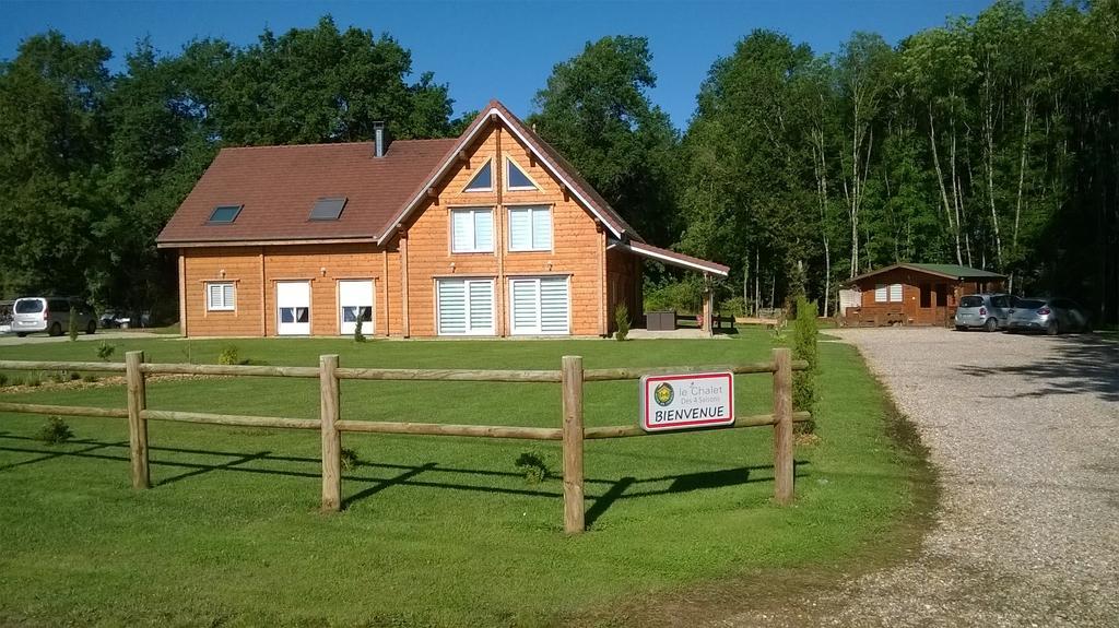 Mers-sur-Indre Le Chalet Des 4 Saisons Bed & Breakfast エクステリア 写真